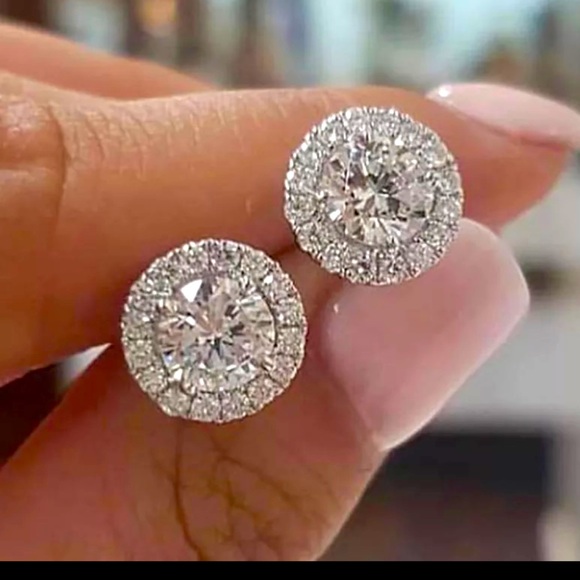 Round cut halo earrings - Picture 2 of 3